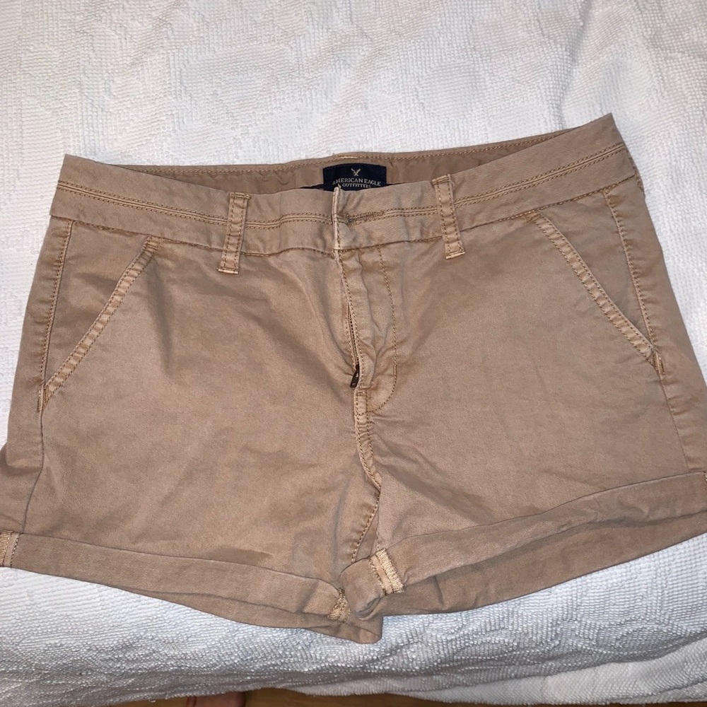 American Eagle khaki shorts size 8